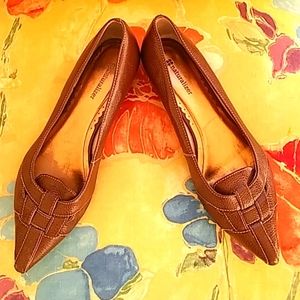 Naturalizer Leather Brown low heeled shoes-Sz 9.5.